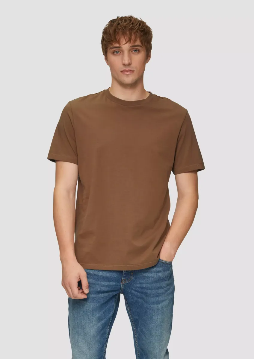 Basic T-Shirt