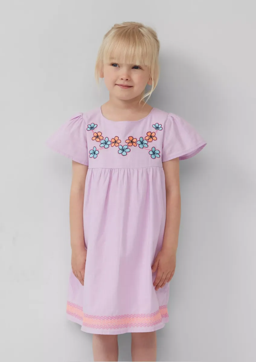 Baumwollkleid im A-Shape mit Rundhalsausschnitt und Stickerei