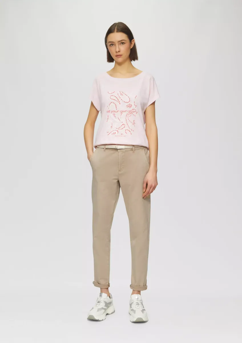 Chino mit geflochtenem Gürtel und Garment Dye