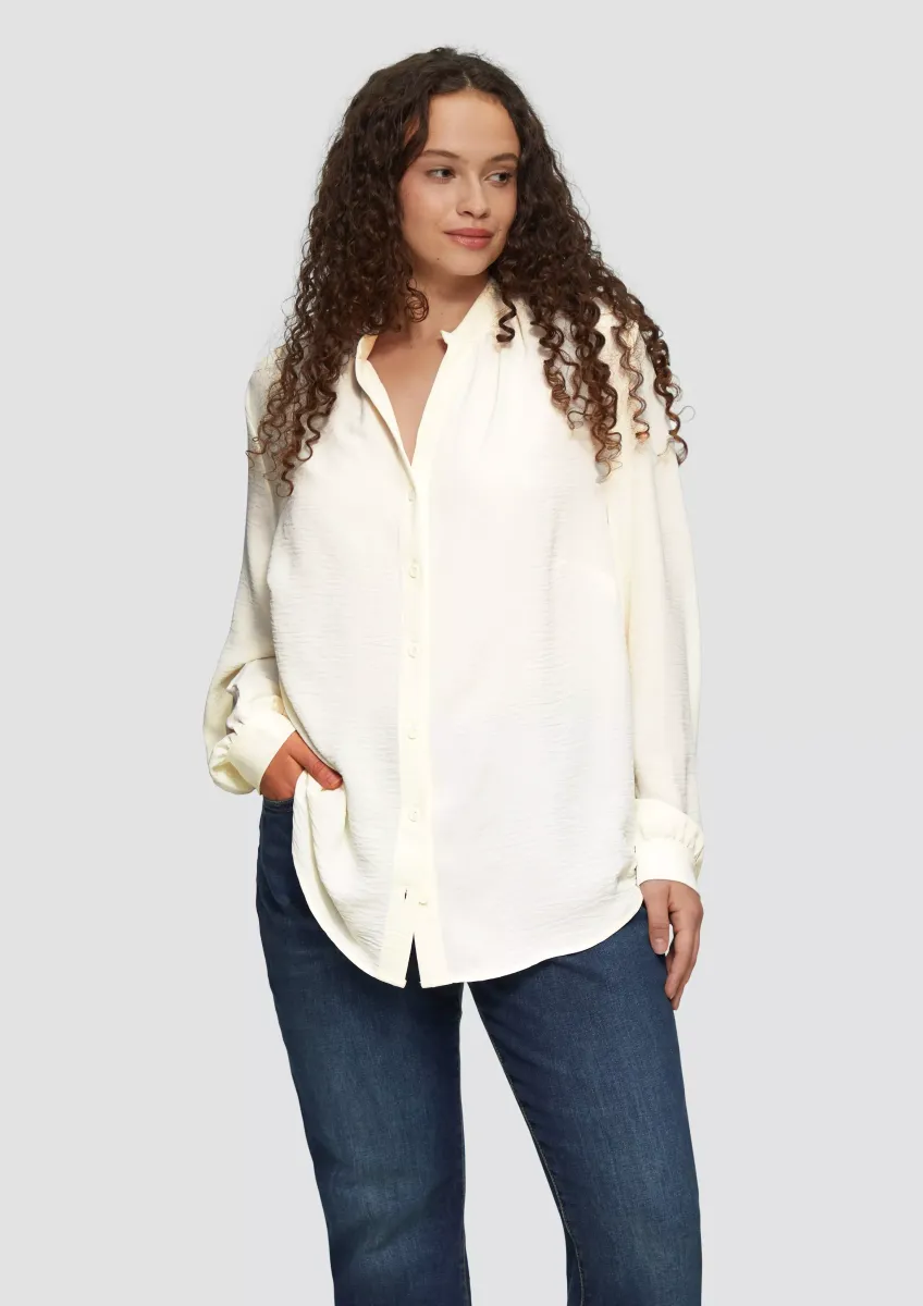 Durchgeknöpfte Bluse aus Crêpe