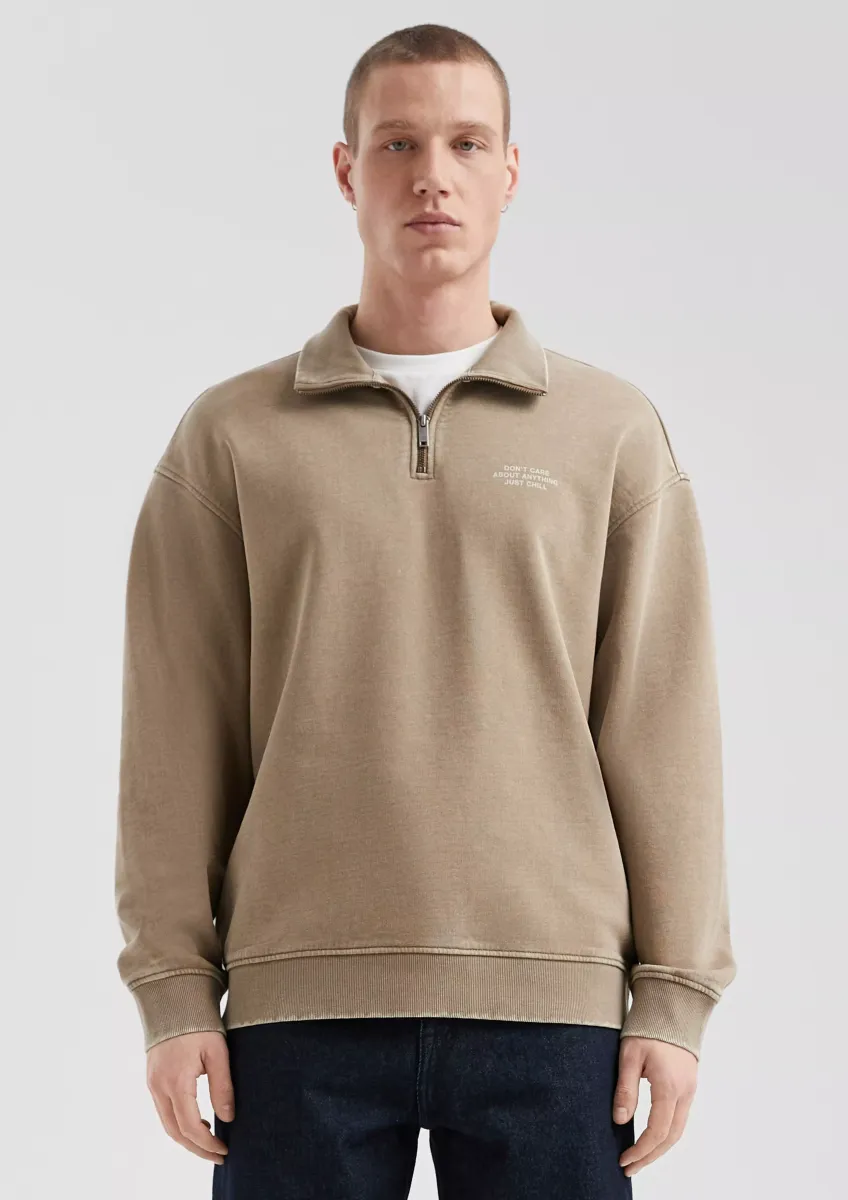 Gewaschener Sweat-Troyer mit Brustprint