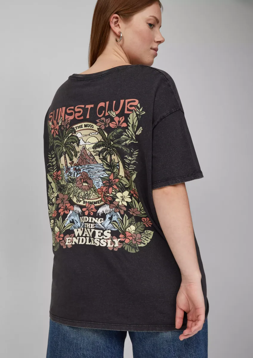 Gewaschenes T-Shirt mit Backprint