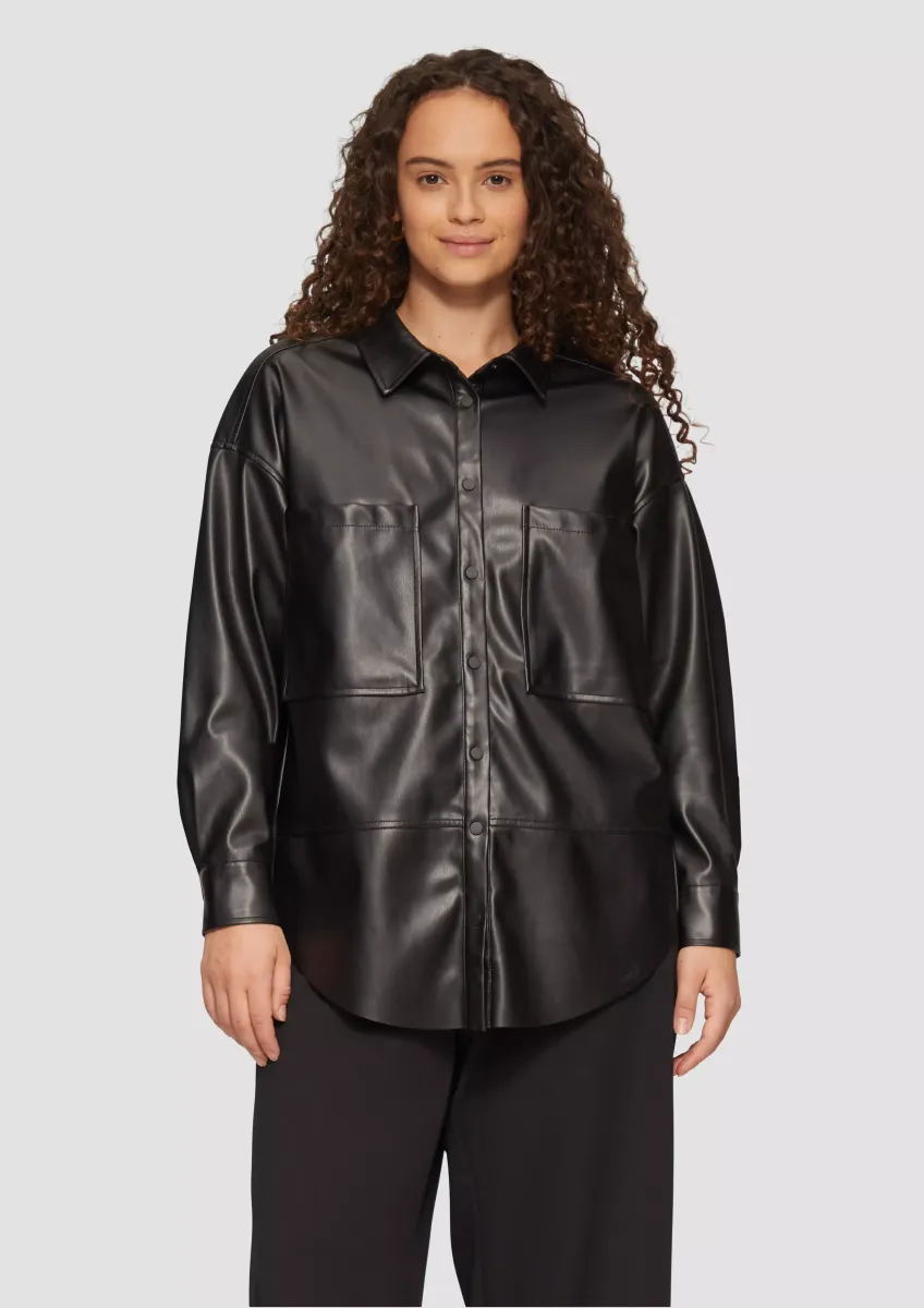 Hemdbluse in Lederoptik