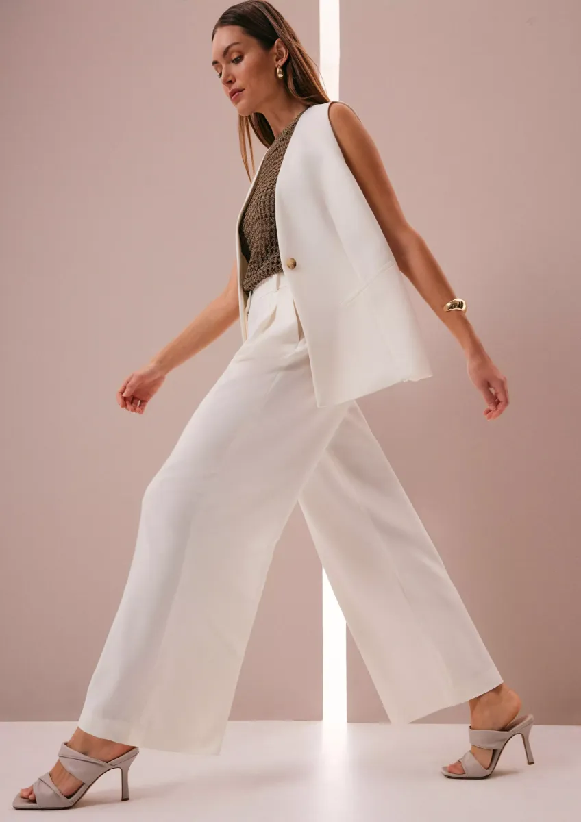 Hose mit Extra Wide Leg und Crêpe-Struktur