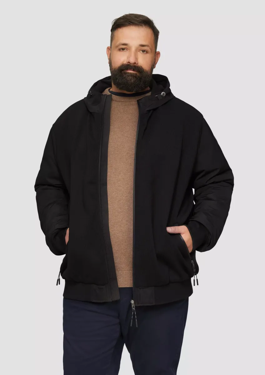Jacke mit innovativem Materialmix und Kapuze