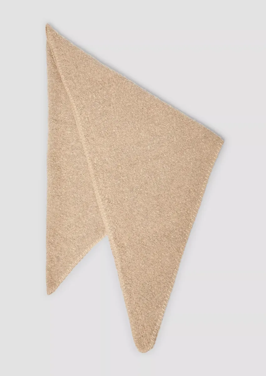 Kuschelig-weicher Schal aus Bouclé