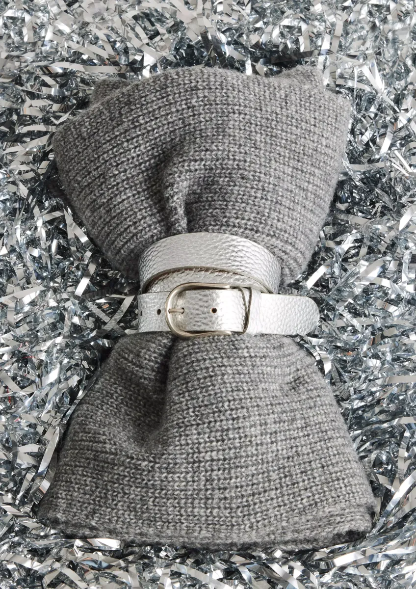 Ledergürtel mit Metallic-Oberfläche