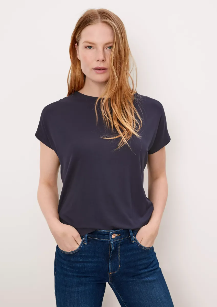 Ärmelloses T-Shirt aus fließendem Viskosestretch