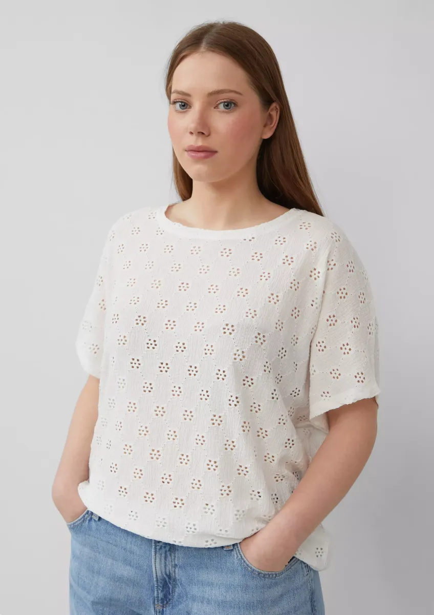 Shirt mit Lochstickerei