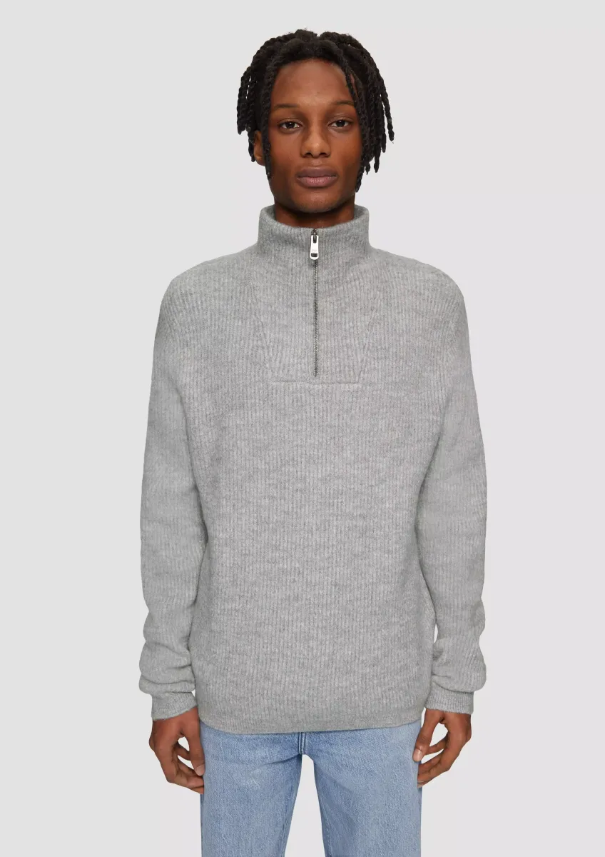 Strick-Troyer mit Rippstruktur