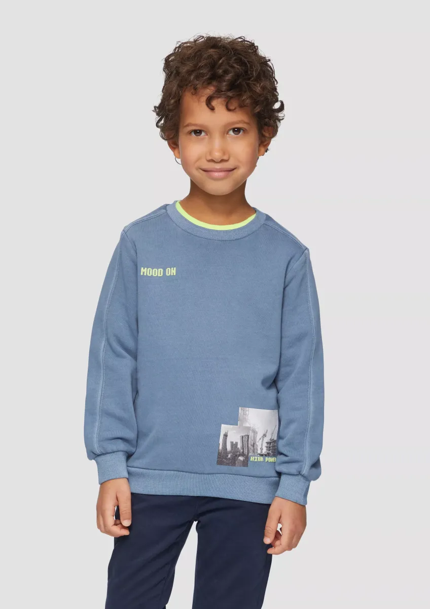 Sweatshirt mit Garment Dye und Frontprint