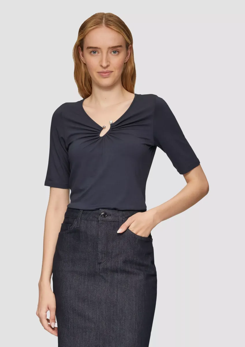 T-Shirt mit Schmuckdetail