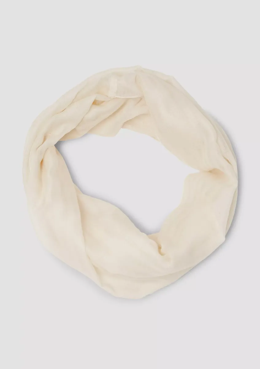 Unifarbener Loop-Schal