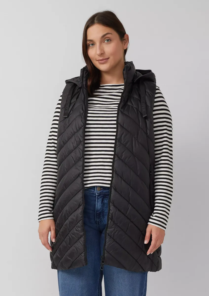 Wattierte lange Outdoor-Weste mit Kapuze