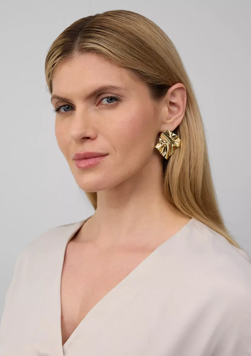 Wellige Ohrringe aus Metall