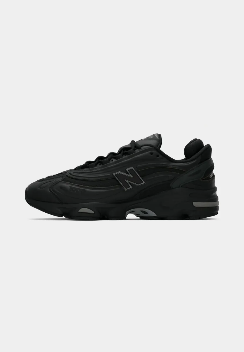 1000 UNISEX - Sneaker low - black