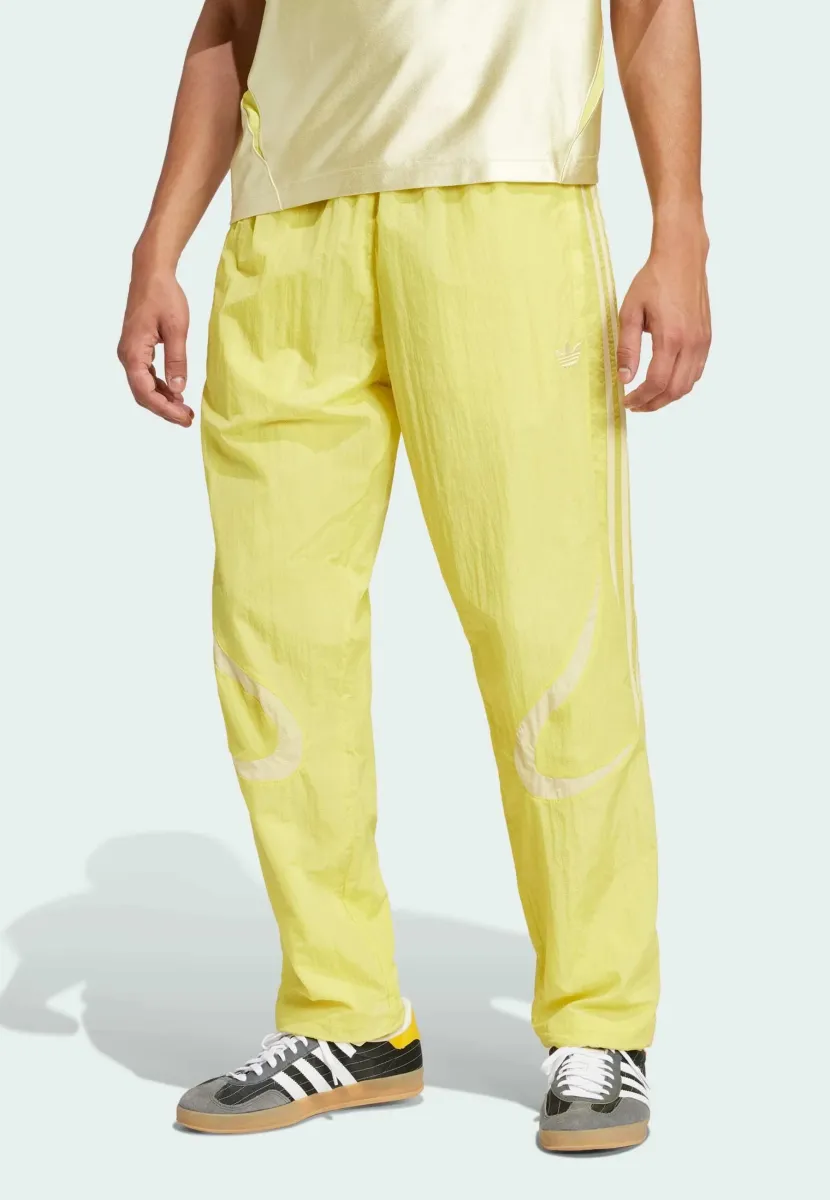 ADICOLOR 2000S WOVEN TRACK LOOSE - Jogginghose - pure sulfur   powder yellow