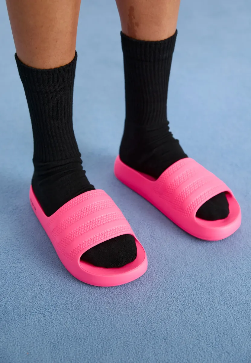 ADILETTE AYOON - Pantolette flach - lucid pink/core black