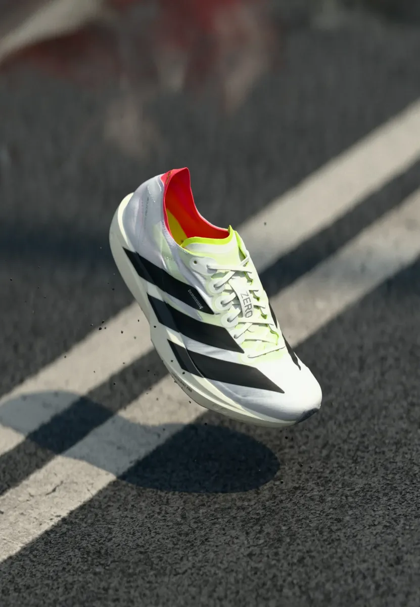 ADIZERO TAKUMI SEN 11 - Laufschuh Straße - white/core black/lucid red