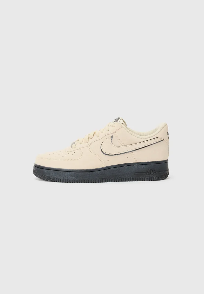 AIR FORCE 1 07 LV8 - Sneaker low - khaki/black