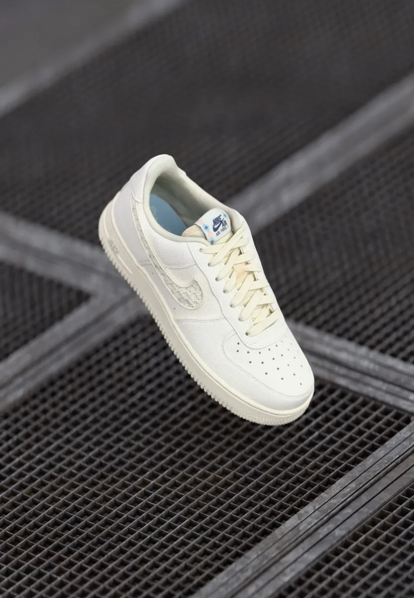 AIR FORCE 1 07 LX - Sneaker low - soft pearl/sail/celestine blue