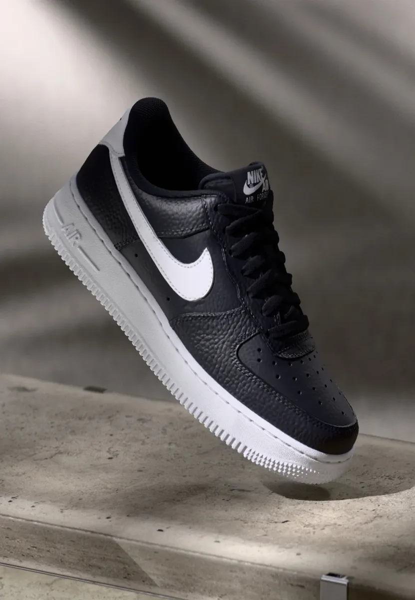 AIR FORCE 1 07 - Sneaker low - black/white