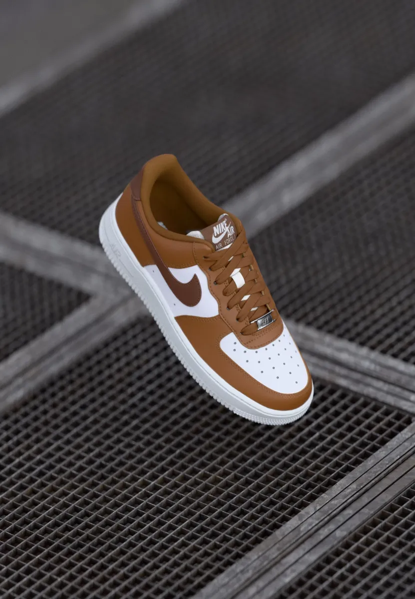 AIR FORCE 1 07 - Sneaker low - hazelnut/fauna brown/white/metallic silver-coloured