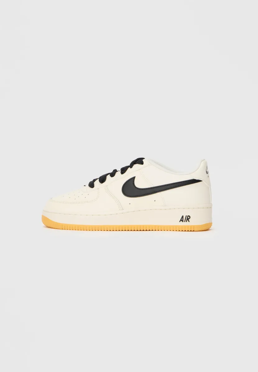 AIR FORCE 1 UNISEX - Sneaker low - soft pearl/black/gum light brown/metallic silver-coloured