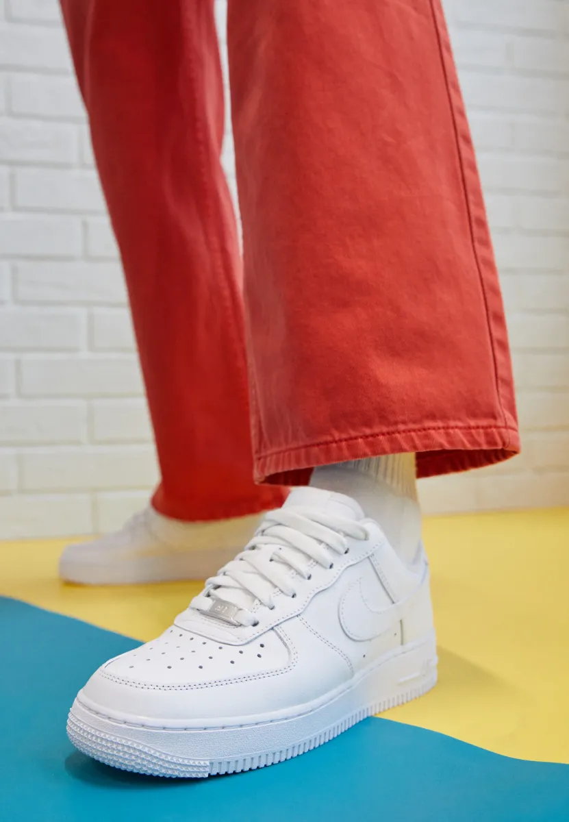 AIR FORCE 1 07 - Sneaker low - white