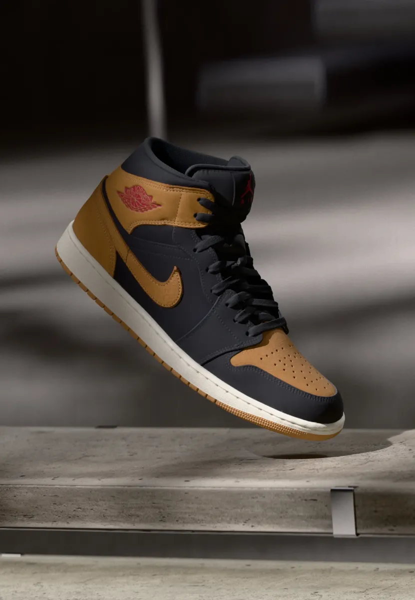 AIR JORDAN 1 MID SE UNISEX - Sneaker high - black/flax/varsity red/sail