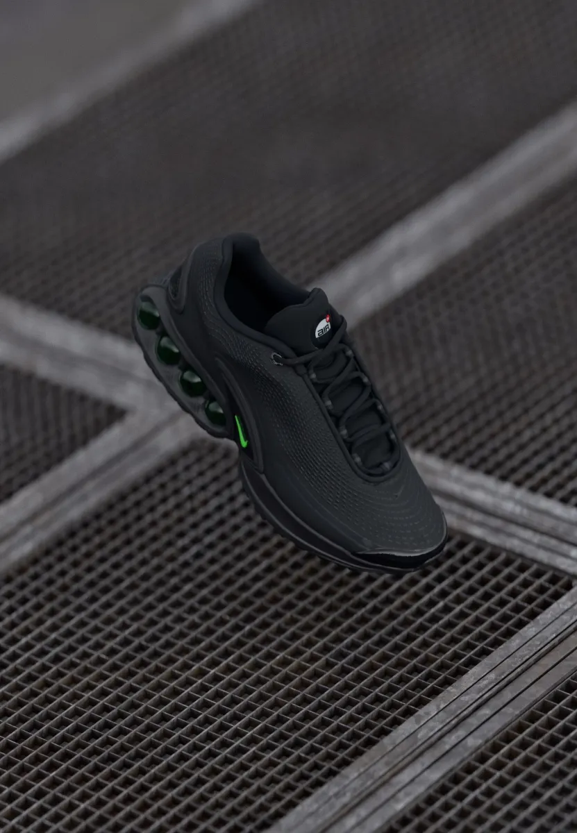 AIR MAX DN - Sneaker low - black/green strike/anthracite