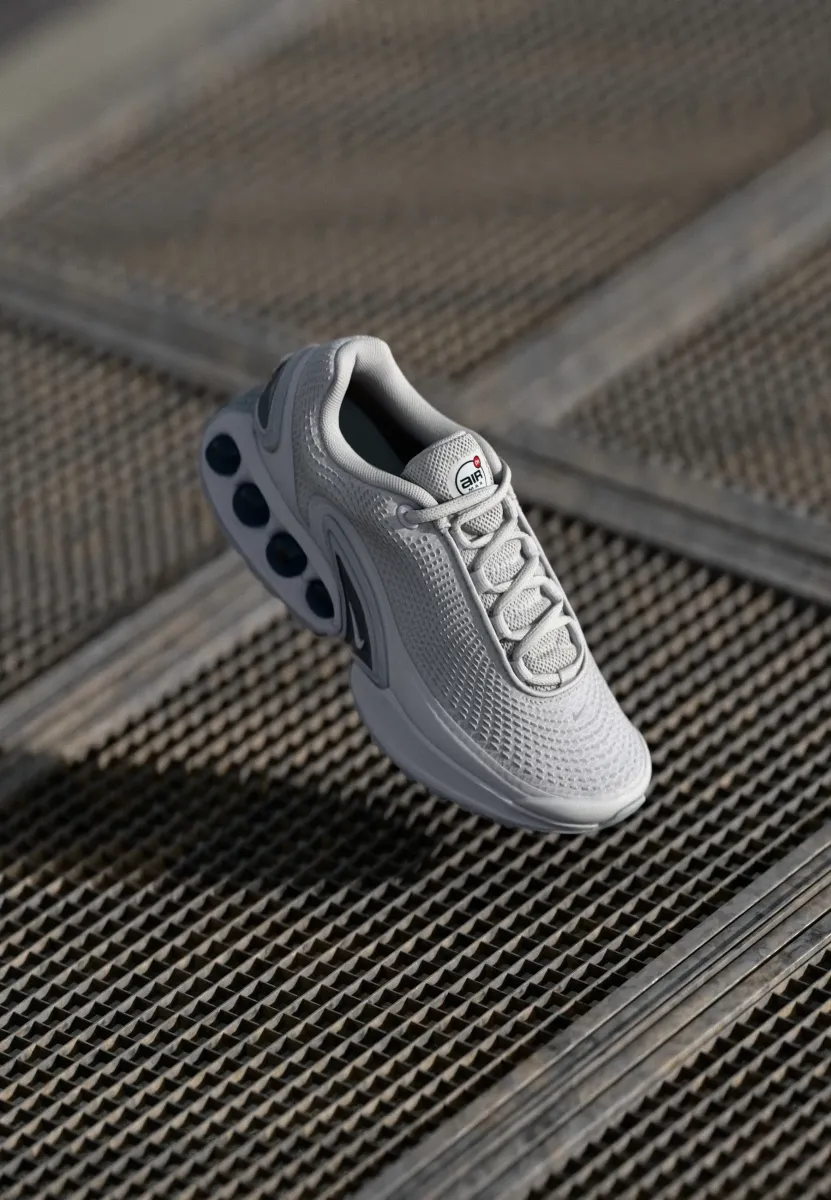 AIR MAX DN - Sneaker low - white/metallic silver/pure platinum