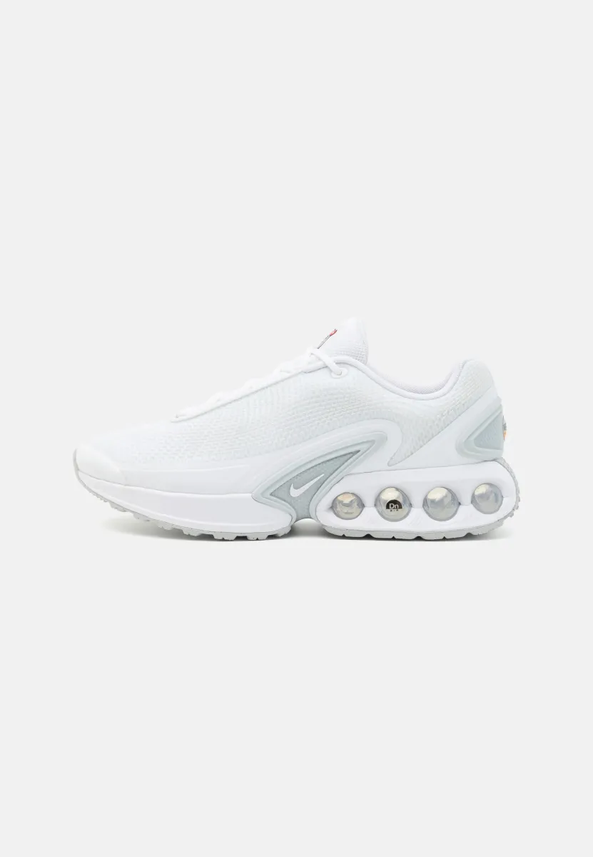 AIR MAX DN - Sneaker low - white/metallic silver/pure platinum