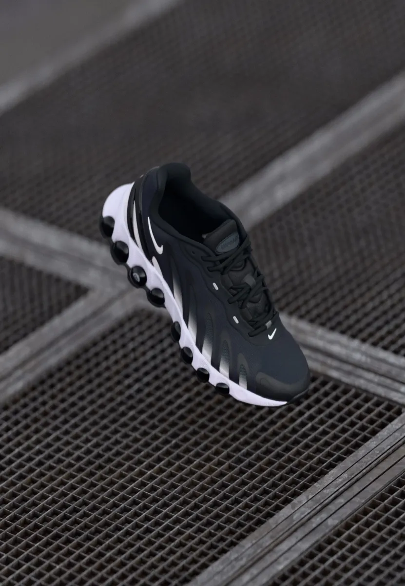 AIR MAX DN8 - Sneaker low - black/white