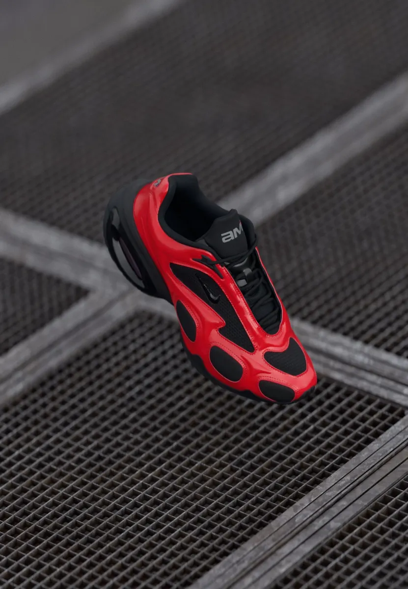 AIR MAX MUSE - Sneaker low - university red/metallic silver-coloured/black