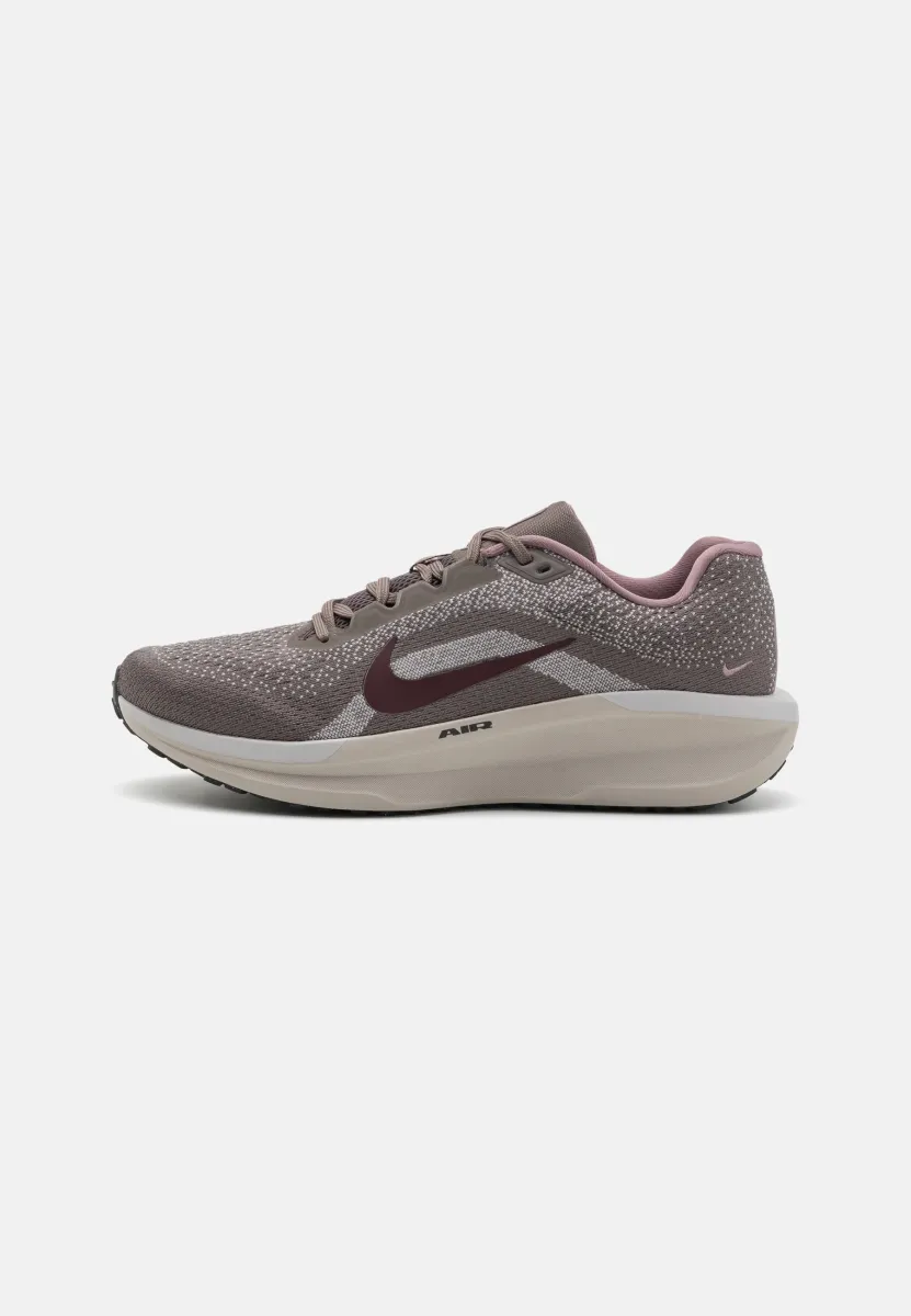 AIR WINFLO 11 - Laufschuh Straße - cave stone/burgundy crush/vast grey/dark smoke grey/taupe grey