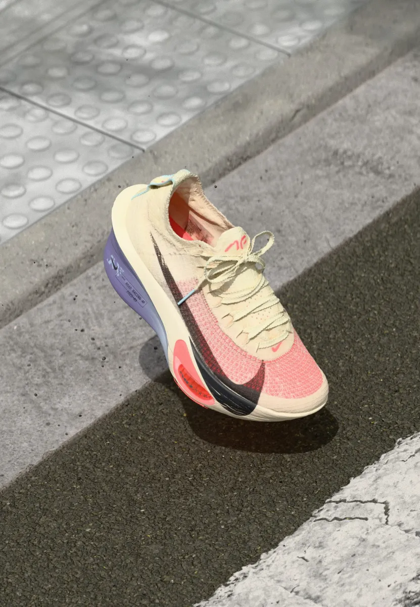 AIR ZOOM ALPHAFLY NEXT% 3 - Laufschuh Straße - coconut milk/off noir/dusty amethyst/glacier blue/hot lava