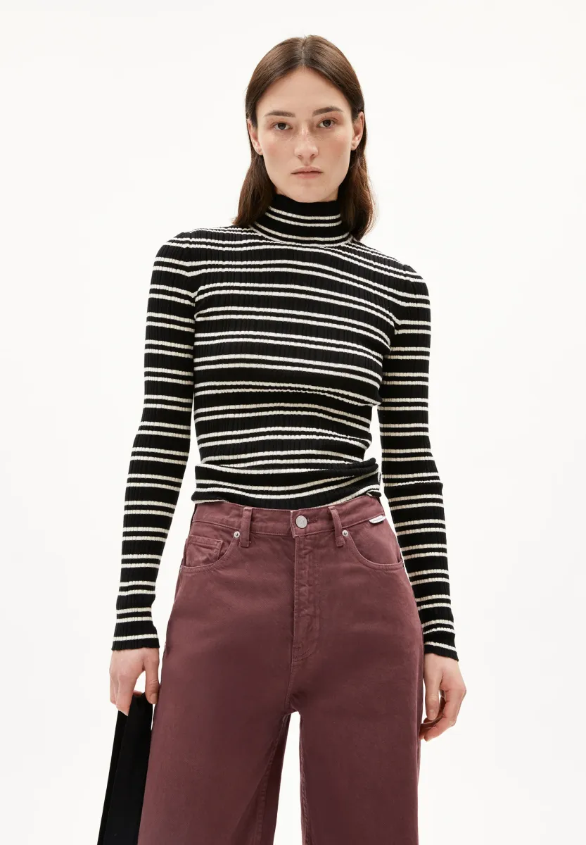 ALAANIA STR - Strickpullover - black/oatmilk