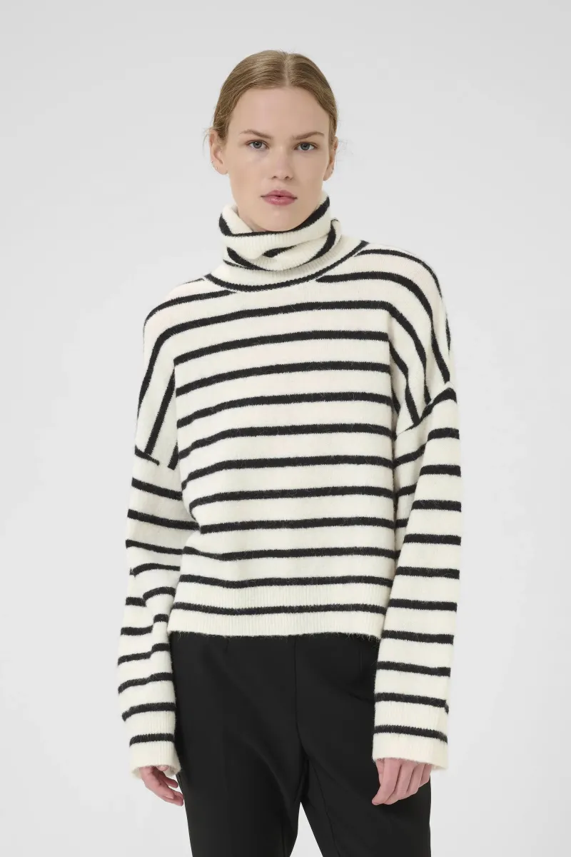 ALPHA ROLLNECK - Strickpullover - ivory/black