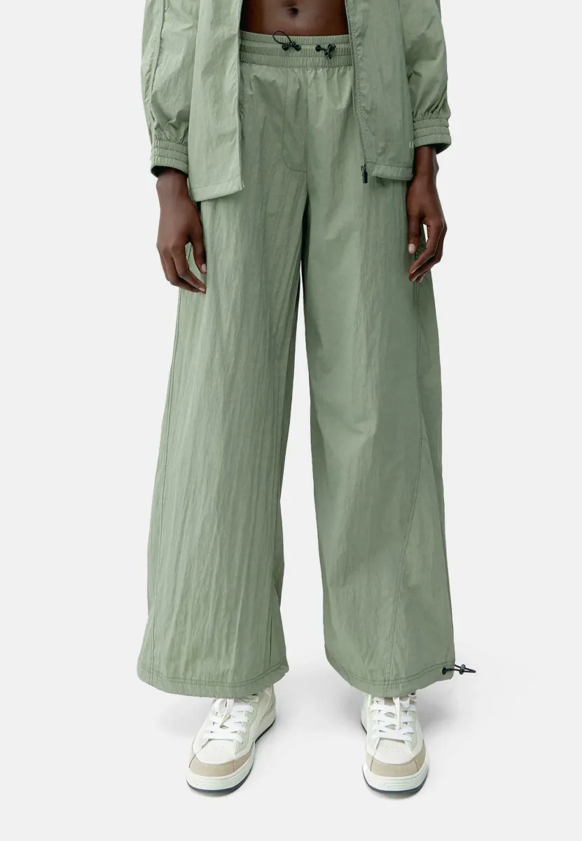 AMARA - Jogginghose - green