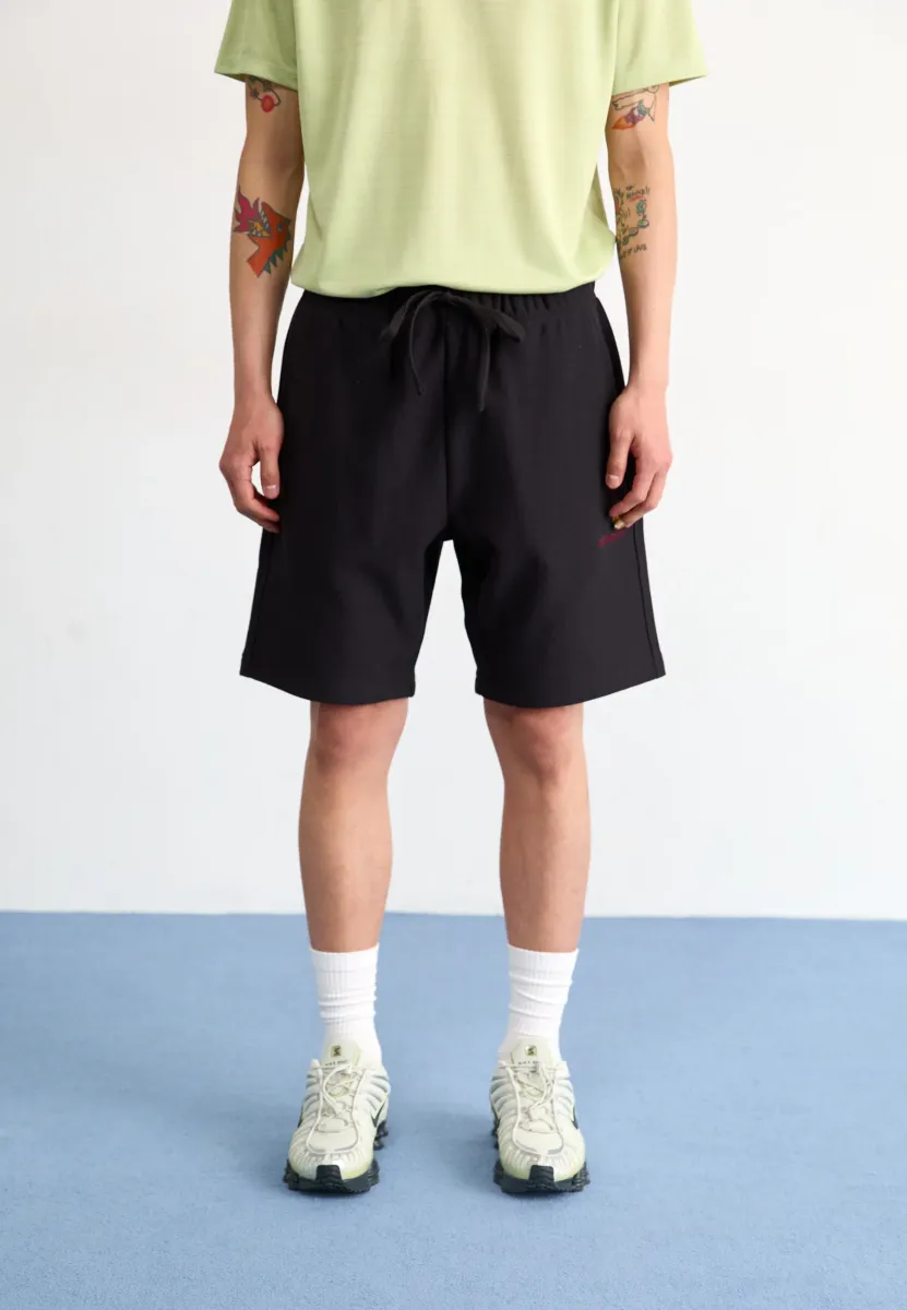 AMERICAN SCRIPT - Shorts - black