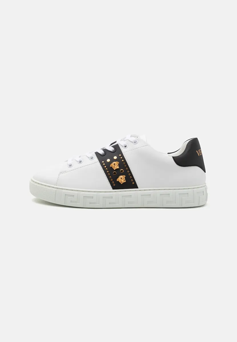 APPLICATION MEDUSE AND STUD - Sneaker low - white/black/gold
