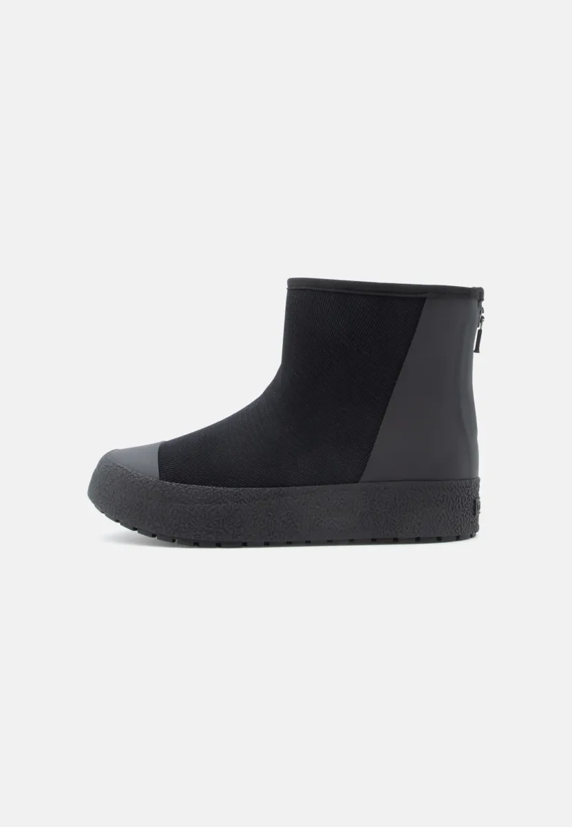 ARCH HYBRID - Ankle Boot - black
