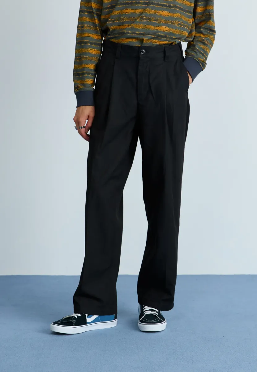 ARMEL PLEATED PANT - Stoffhose - black