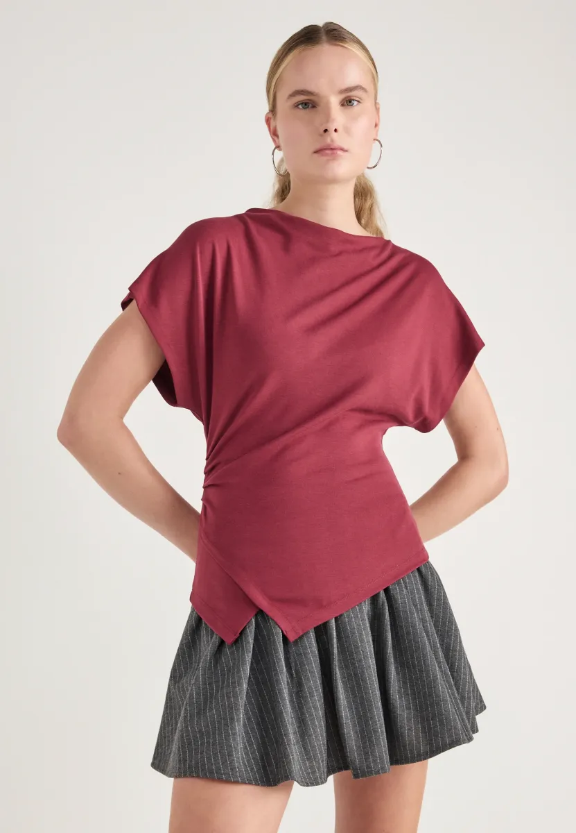 ASYMMETRIC TOP - T-Shirt basic - zinfandel
