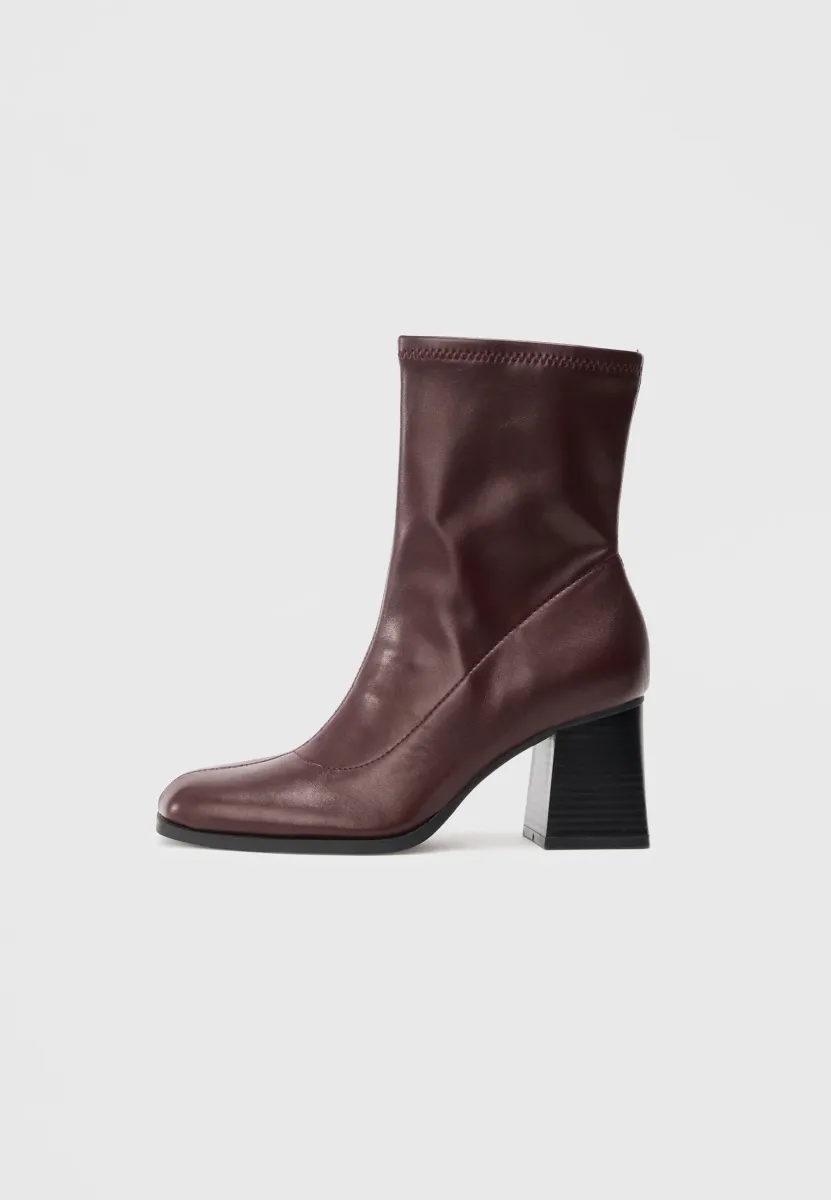 AUBRIELLA - High Heel Stiefelette - bordo