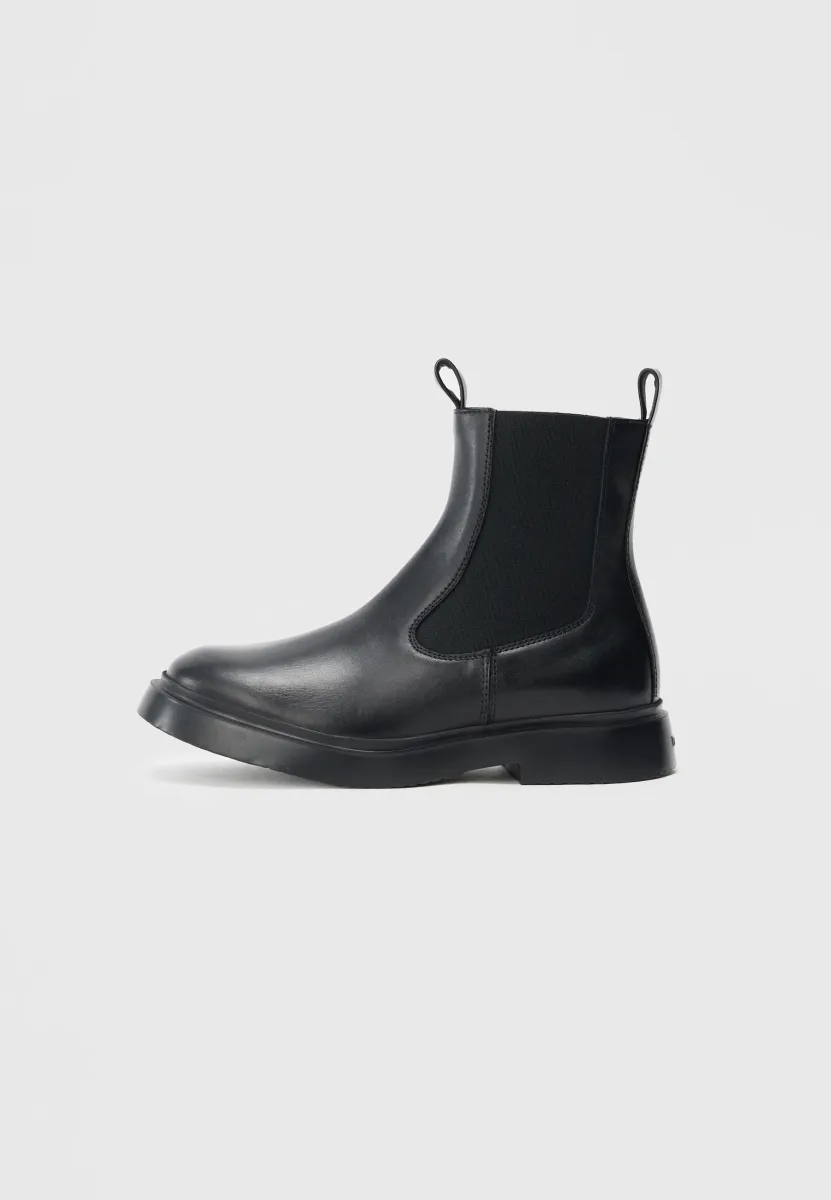 BANK - Stiefelette - black