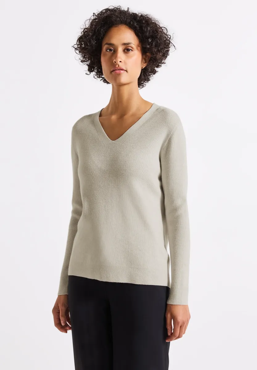 BASIC V-NECK - Strickpullover - beige