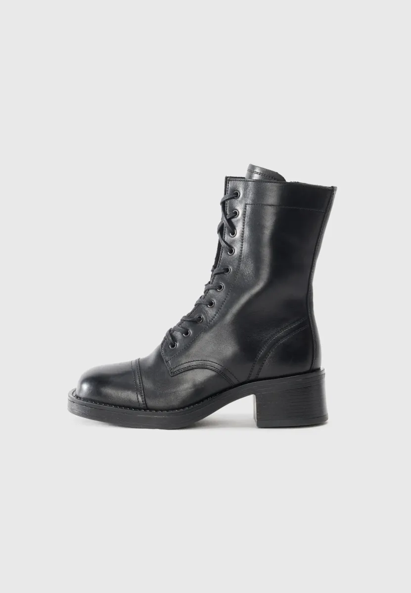 BEATE - Schnürstiefel - black