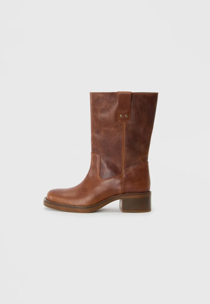 BIAMARY - Stiefel - cognac